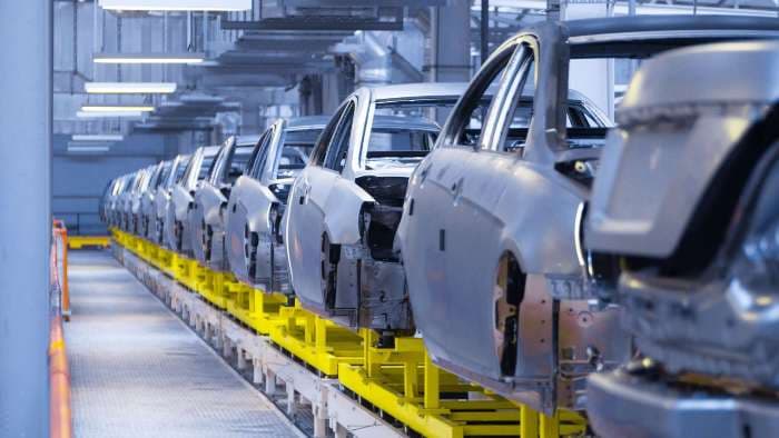 SightsIn Plus Article: Two Lakh Jobs Cuts in Last 3 Months Across Automobile Industry: FADA