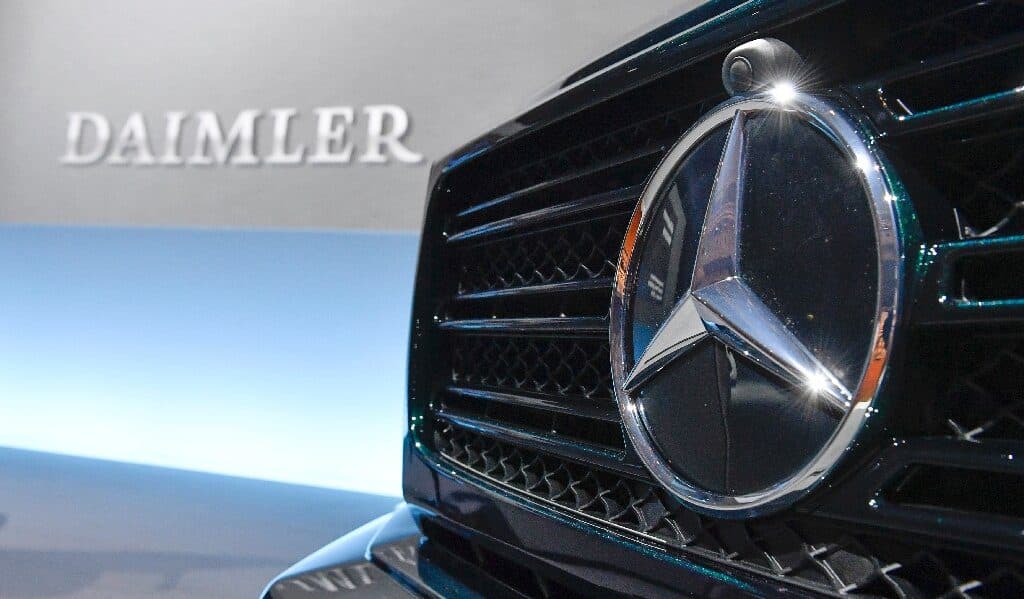 SightsIn Plus Article: Daimler to hire 1,000 programmers in Germany