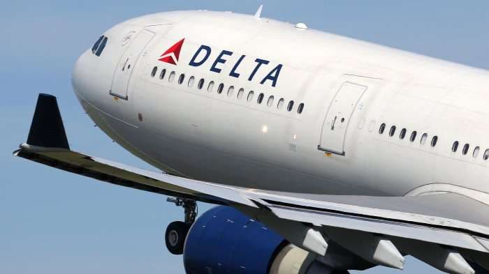 Delta airlines aims to hire over 1,000 pilots by next summer