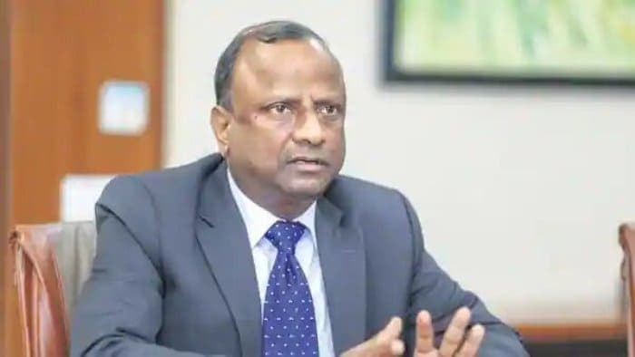 SightsIn Plus Article: Hero MotoCorp appoints ex- SBI Chief Rajnish Kumar to its Board