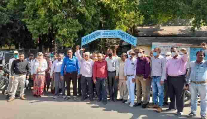 SightsIn Plus Article: Madhya Pradesh power sector employees boycott work ahead of Diwali