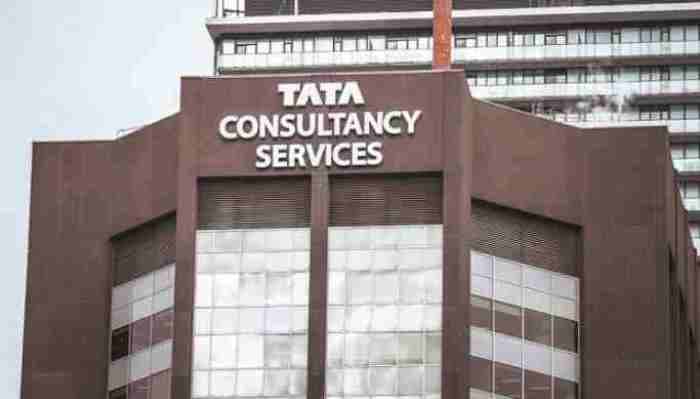 SightsIn Plus Article: TCS is likely to hire 1 Lakh freshers by March 31, details here