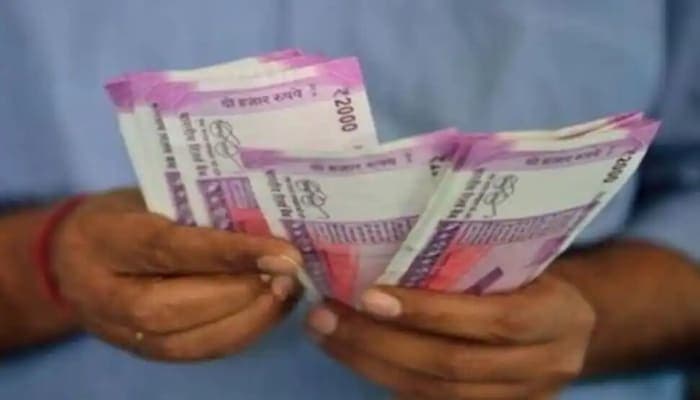 SightsIn Plus Article: Company accidentally paid employee Rs. 1.4 cr instead of his actual salary