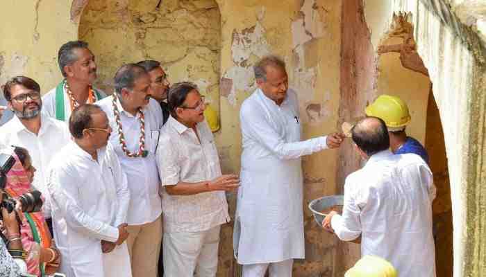 SightsIn Plus Article: Rajasthan provided jobs to 1 lakh people in six days