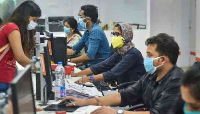 SightsIn Plus Article: Professionals moonlighting should leave Karnataka: IT Minister