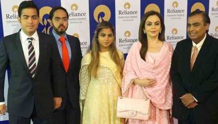 No salary for Ambanis children, only fee for attending board meets