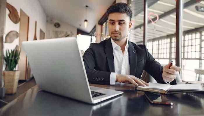 SightsIn Plus Article: IT Sector Sees Further 21% Decline In Hiring In India
