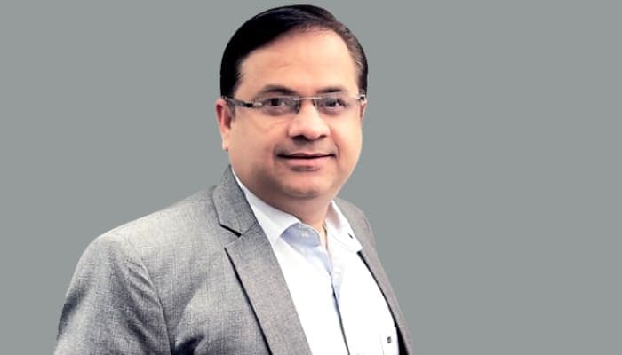 AI Revolution in Decision-Making: Augmenting, Not Replacing, Human Judgment