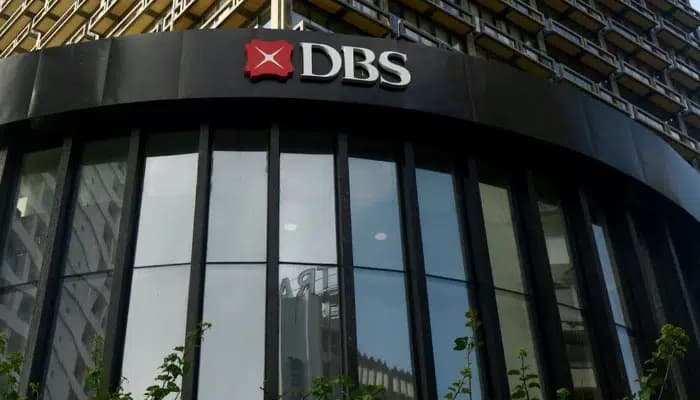 DBS to Cut 4,000 Jobs Over Three Years Amid AI Integration