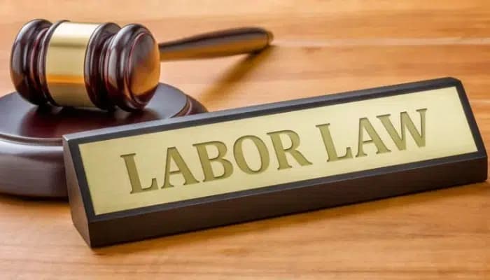 SightsIn Plus Article: IT Unions Fight Against Extended Working Hours and Unpaid Overtime