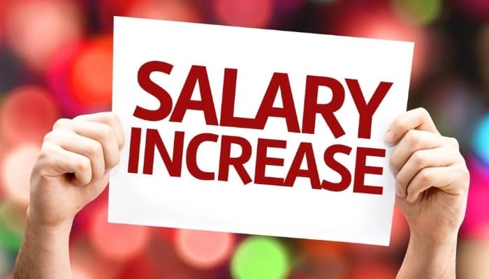SightsIn Plus Article: India’s Workforce Seeks 20-40% Salary Hike Amid AI and EV Sector Growth