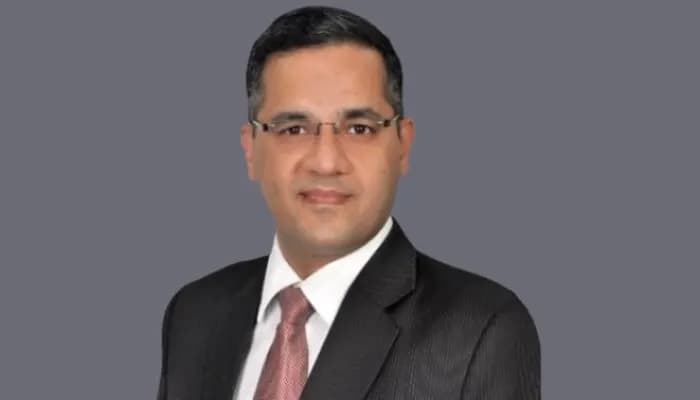 SightsIn Plus Article: Manu Arora Steps Down as CHRO of Magicbricks
