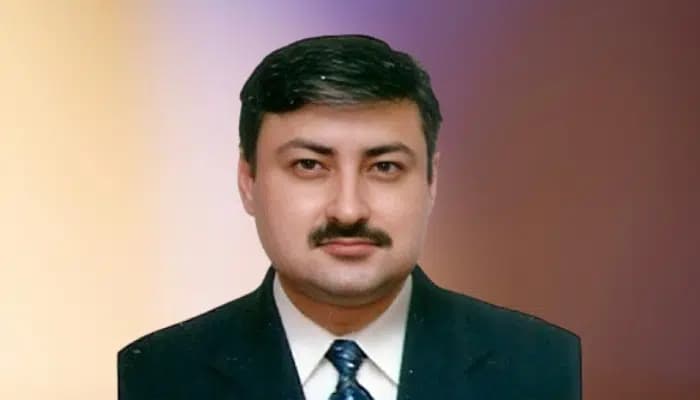 SightsIn Plus Article: Vinay Razdan Quits HDFC Bank Amid Succession Planning Talks