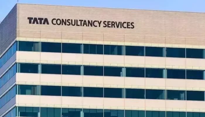 SightsIn Plus Article: TCS to Retain Talent, Go Slow on Hiring as Wage Hikes Loom
