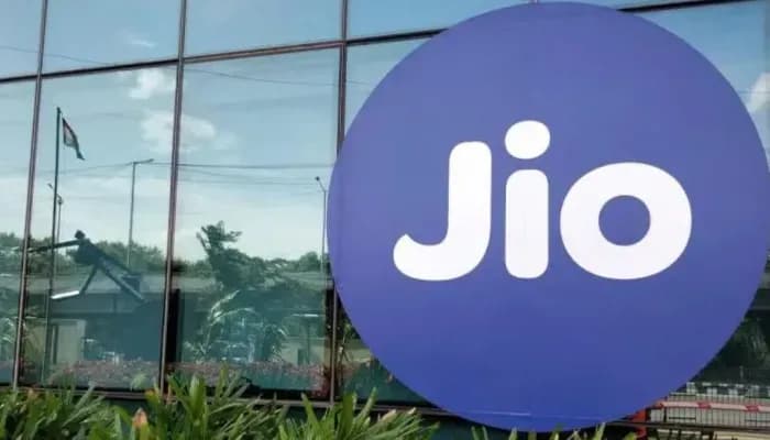 Jio and Habuild Unite Over K Employees for Yoga Milestone