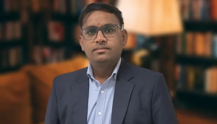 HR Insights: The Algorithmic Heartbeat Balancing Tech and Trust in Wealth Management - SightsIn Plus