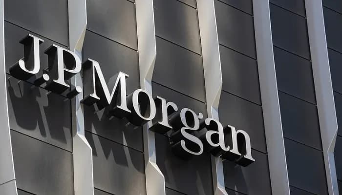 SightsIn Plus Article: Why JPMorgan is Watching When Junior Bankers Log On and Off