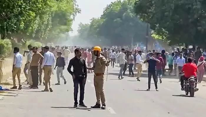 HR Insights: Noida Workers Demand , Minimum Wage and -Hour Shifts - SightsIn Plus